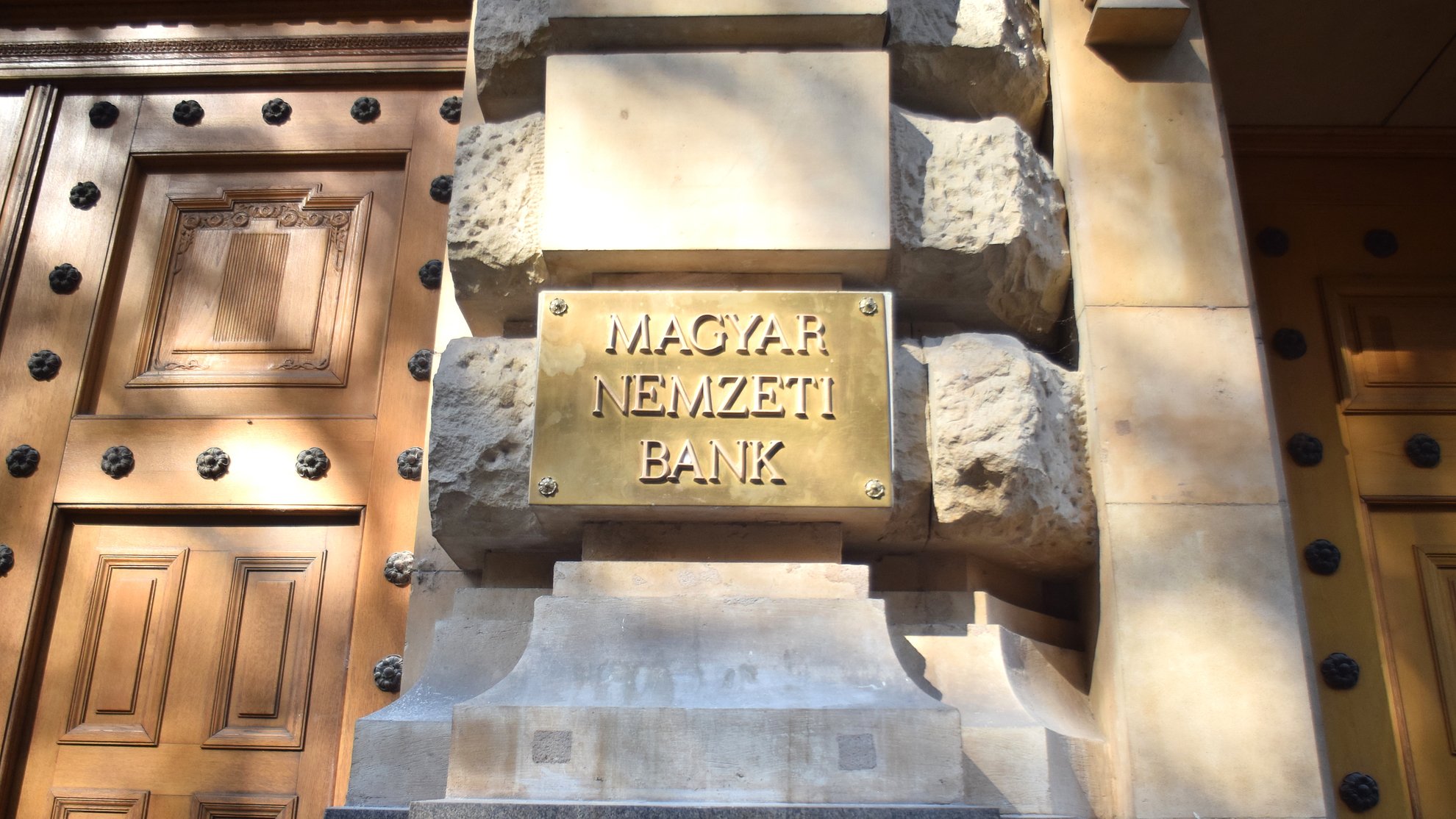 Matolcsy Ádám szerint minden oké a pénzével, úgyhogy nyugodtan vizsgálódjanak