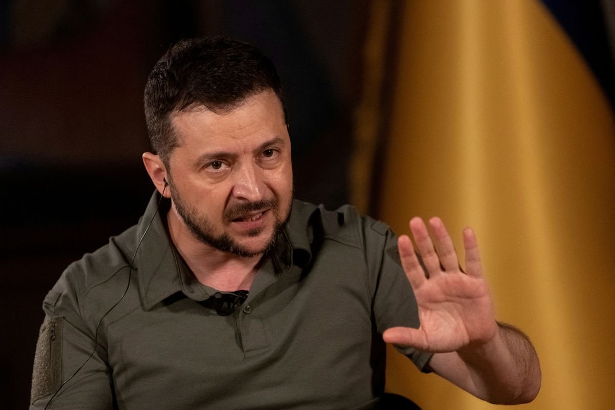 Politikai földrengés Kijevben: Zelenszkij kirúgta a kormányfőt, de Magyarországot is szóba hozta