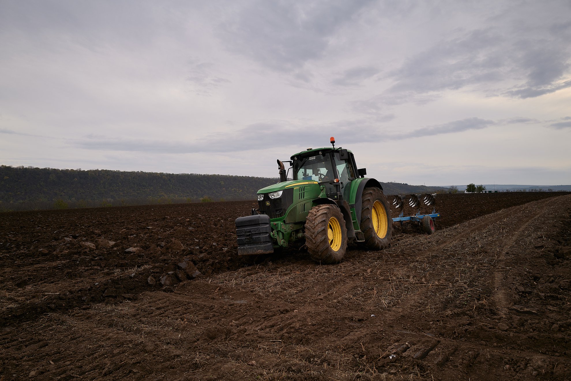 Jön az újabb szigor, nem lehet ám csak úgy traktorozni