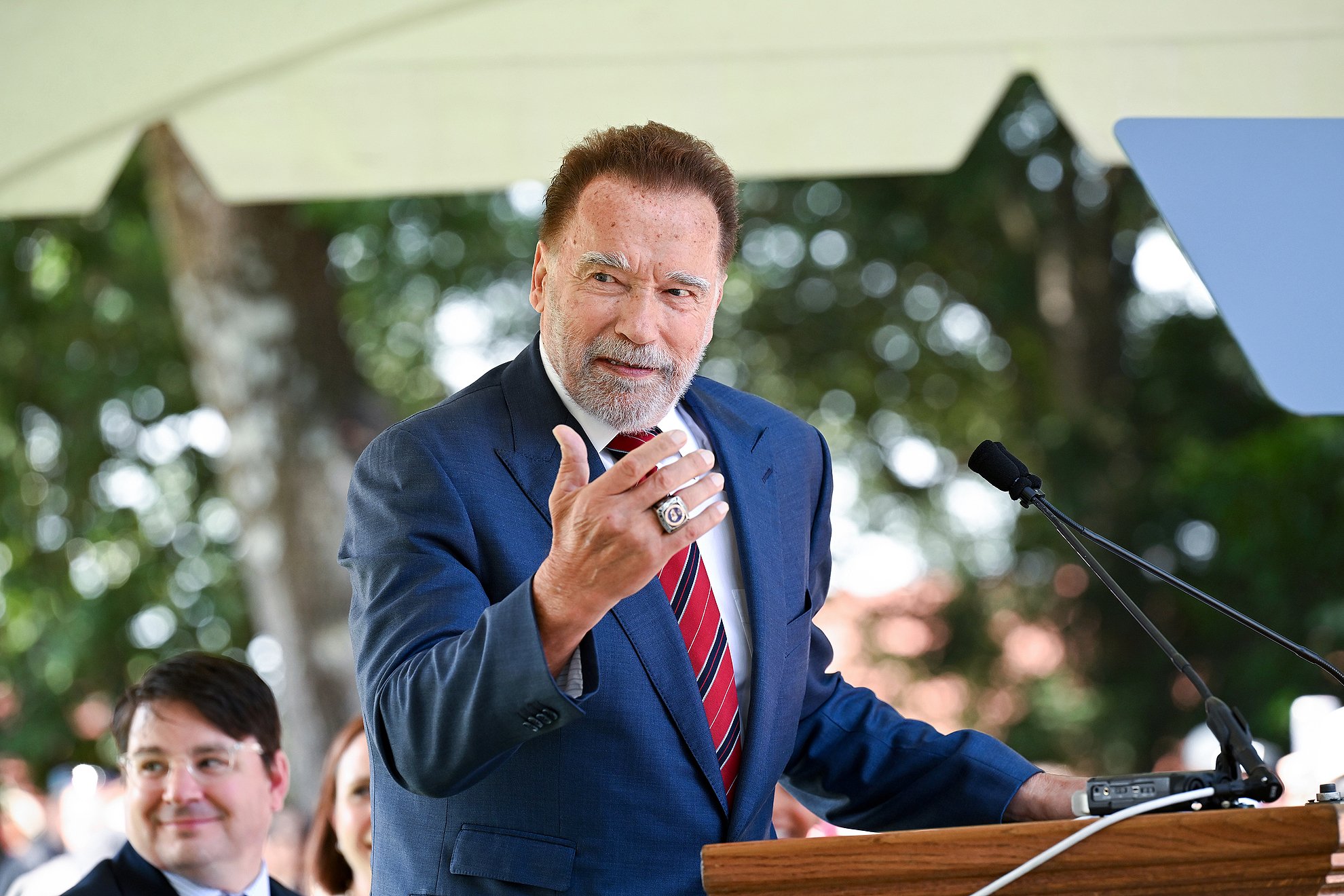 Arnold Schwarzenegger megállította a 2-es metrót
