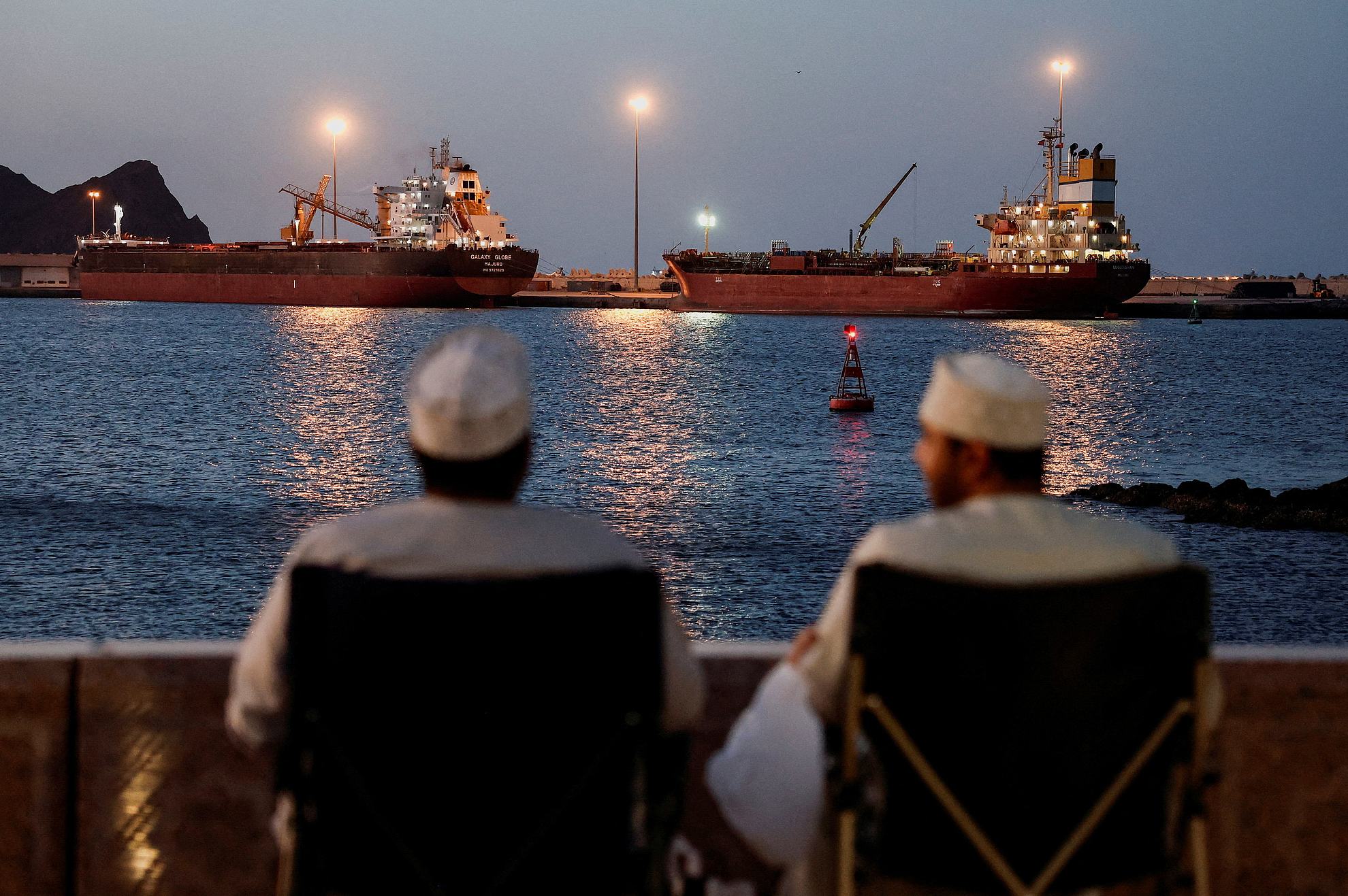 Dubajban cseles megoldást fundáltak ki, hogy a Hormuzi-szorost megkerüljék