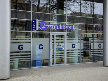 A Gránit Bank új bankfiókjának bejárata