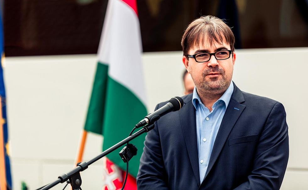 Magyar Péter: „vihar egy kanál vízben” – 1600 dolgozó lázadt fel az NFK új államtitkára ellen