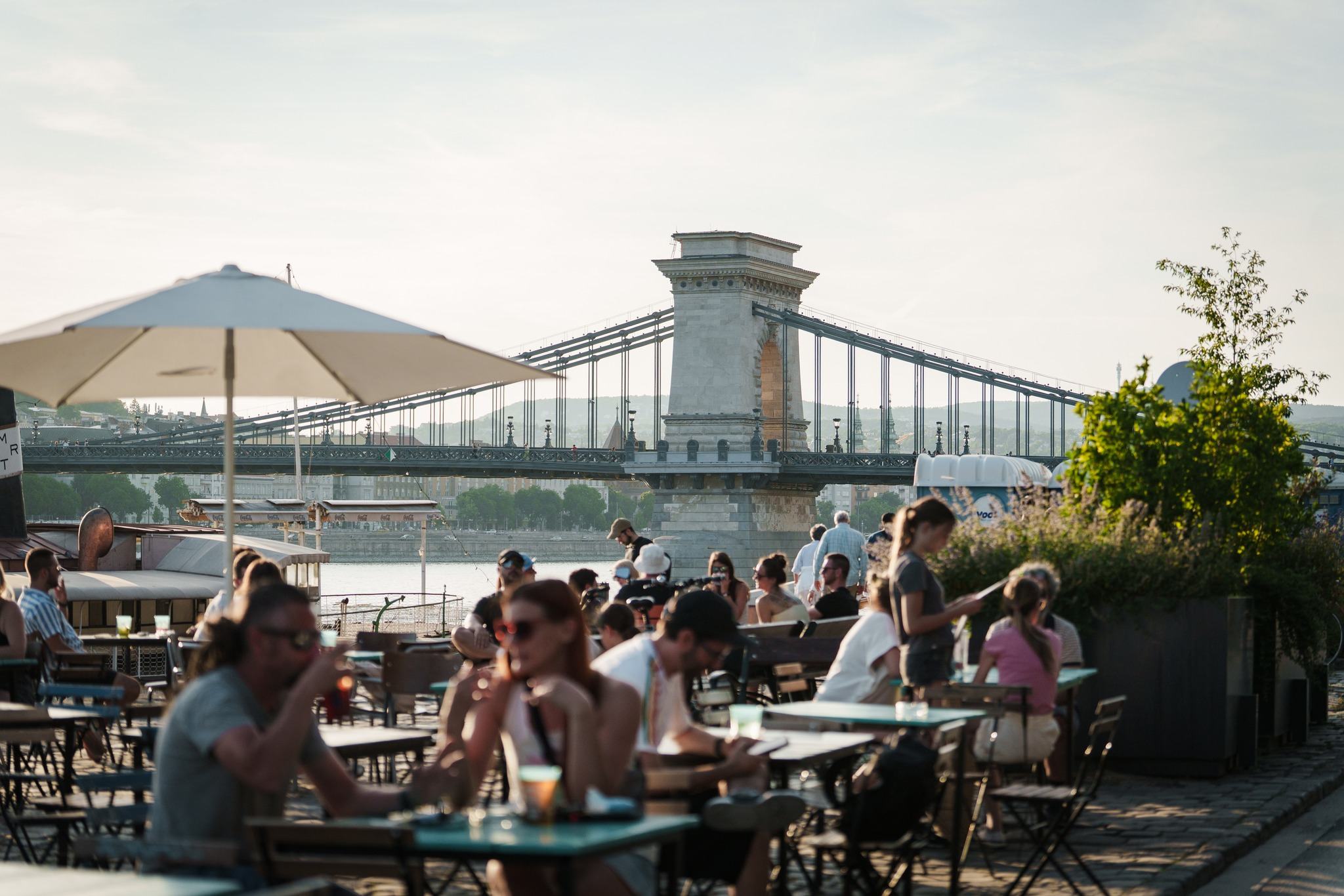 Ismét a gyalogosoké lesz a rakpart, de van egy csavar