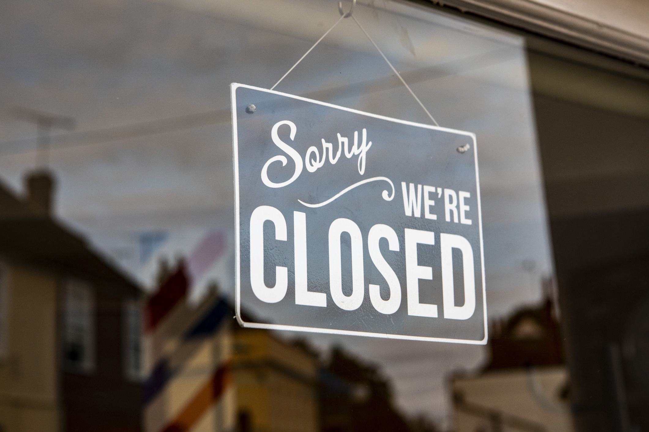 Így lesznek nyitva a boltok május elsején